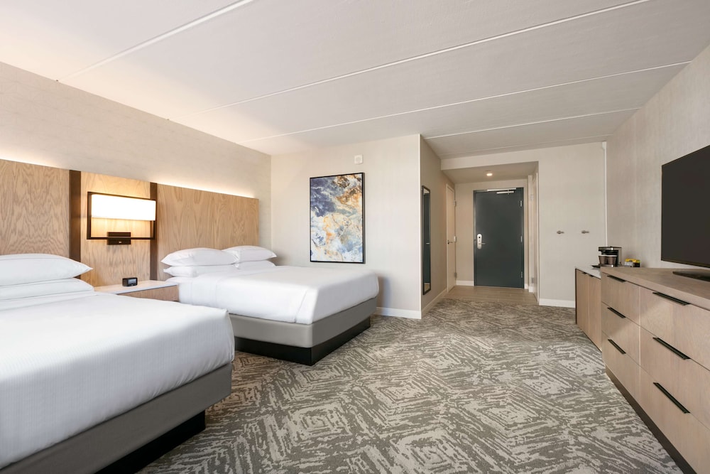 Room, 2 Queen Beds, Accessible, Bathtub (Mobility) - Photo 4