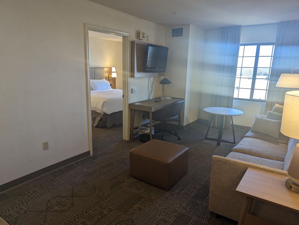 Suite, 1 King Bed, Accessible Bathtub (Communications) - Photo 2
