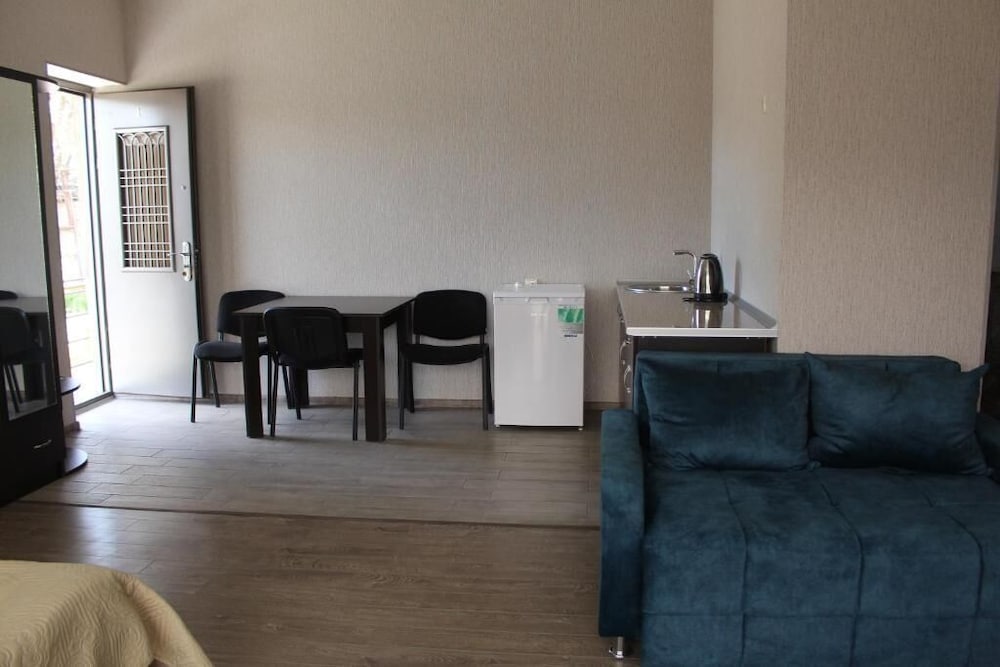 Quadruple Room, Balcony, City View photo 2