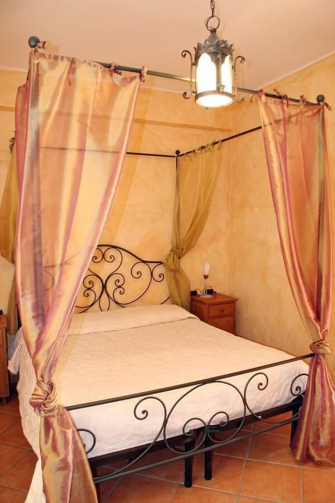 Standard Triple Room photo 2