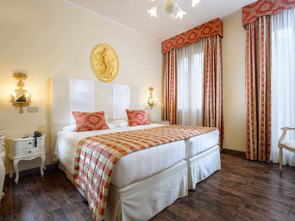 Classic Triple Room photo 1