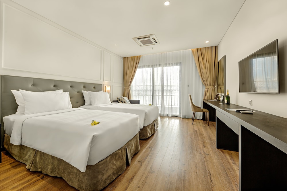 Deluxe Twin Room, Balcony, Bay View photo 1
