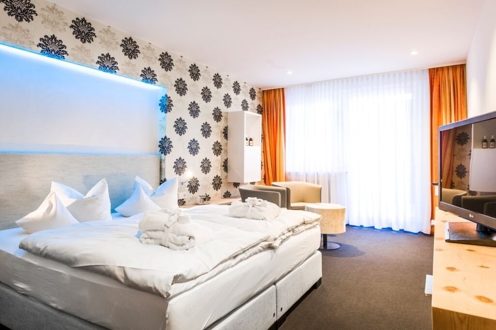 Romantic Double Room, Non Smoking photo 2