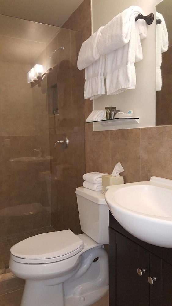 Standard Double Room, 2 Double Beds, Kitchen, Mezzanine photo 2