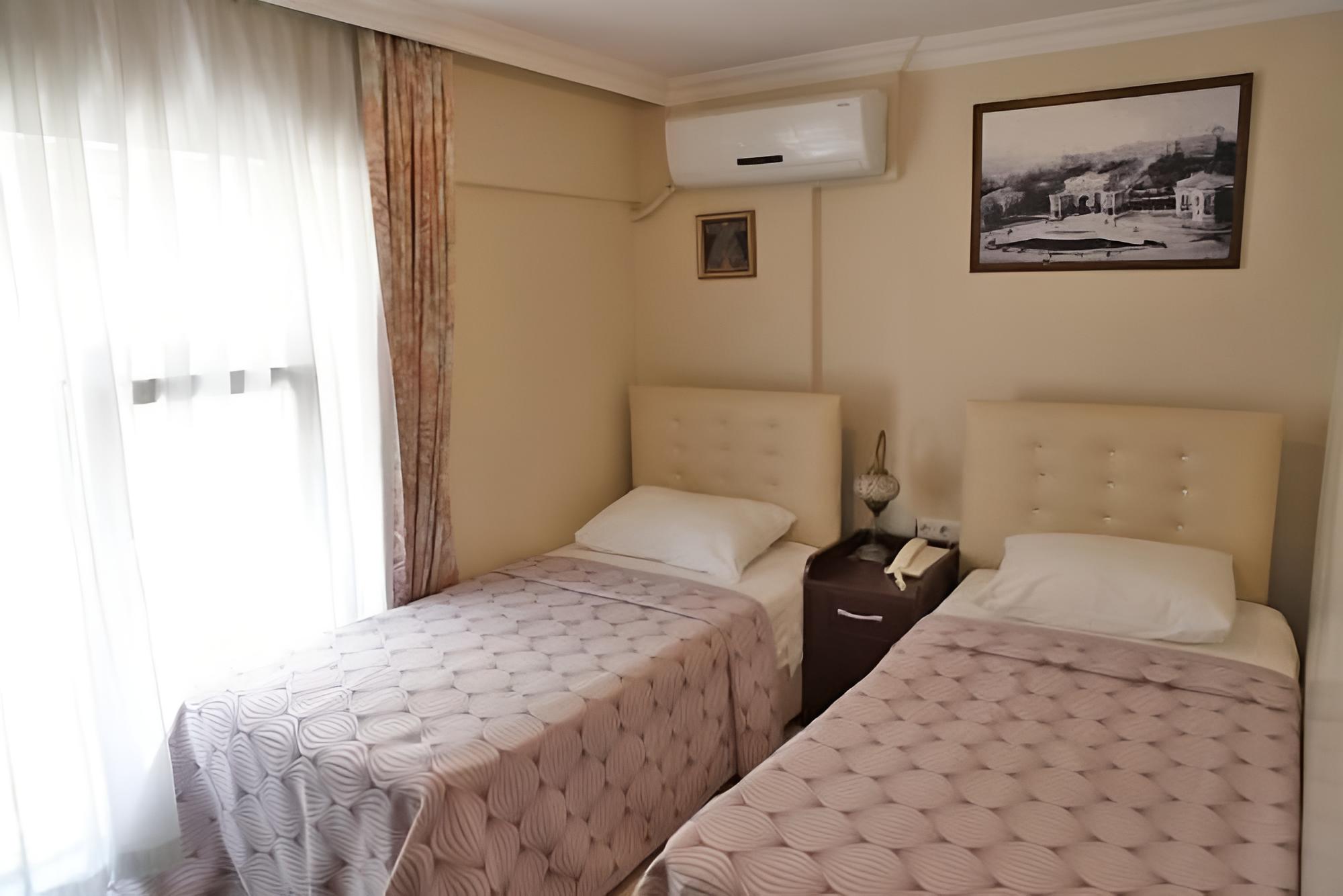 Standard Double Room photo 2