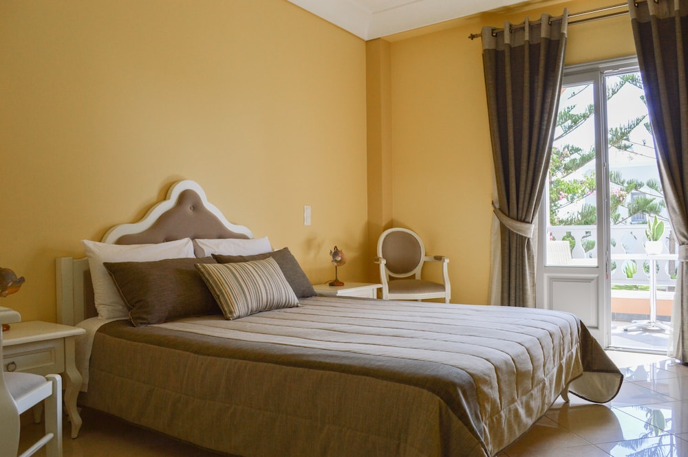 Suite, Garden View