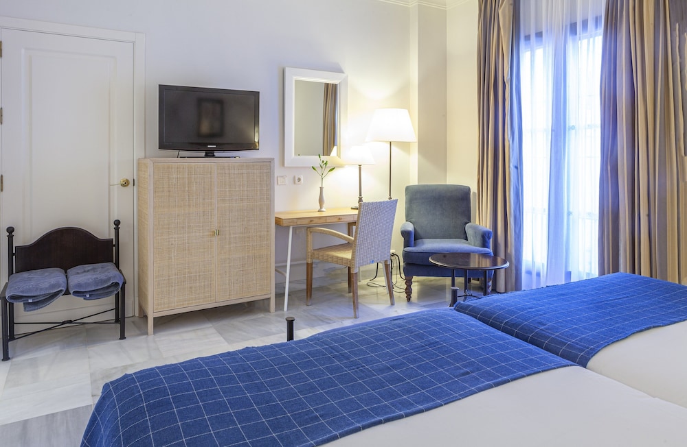 Standard Double Room - Photo 4
