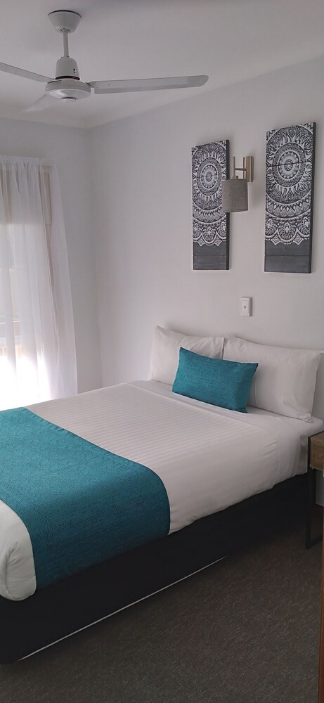 Family Room, 3 Bedrooms photo 2