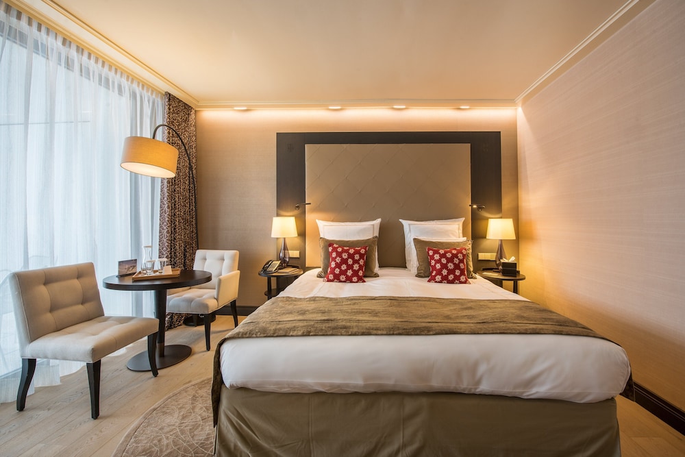 Standard Room, 1 King Bed, Balcony