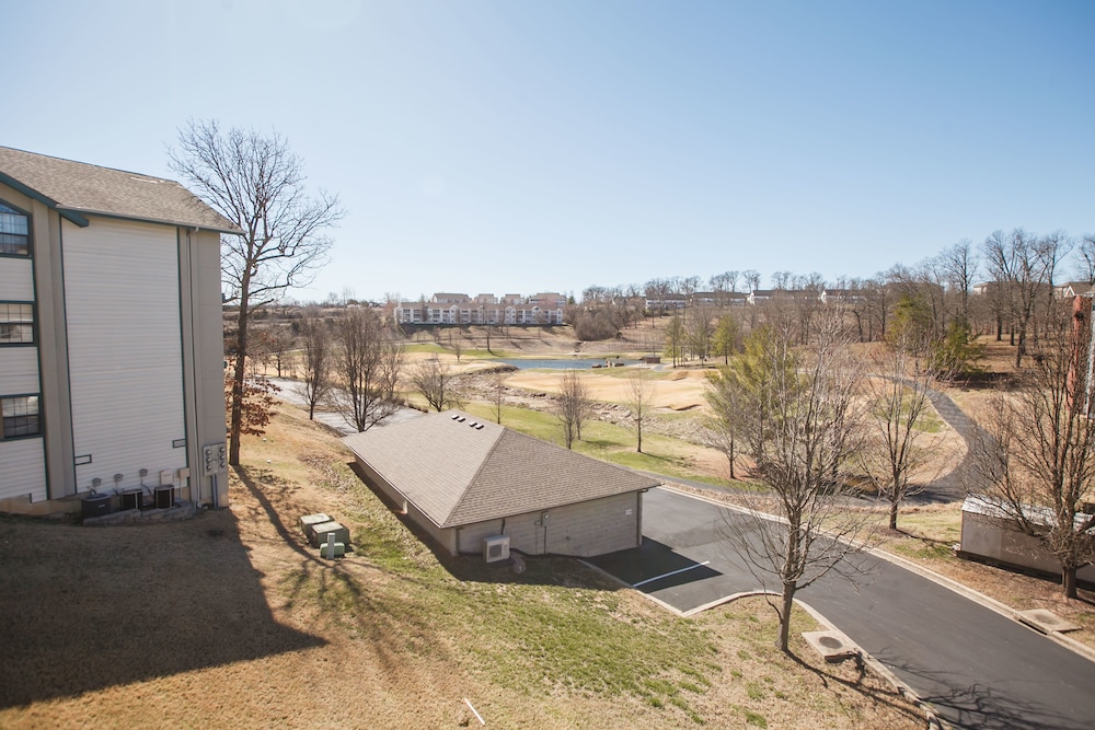 Signature Condo, 2 Bedrooms, Kitchen, Golf View photo 2