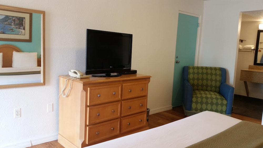 Room, 1 King Bed, Accessible, Non Smoking - Photo 1