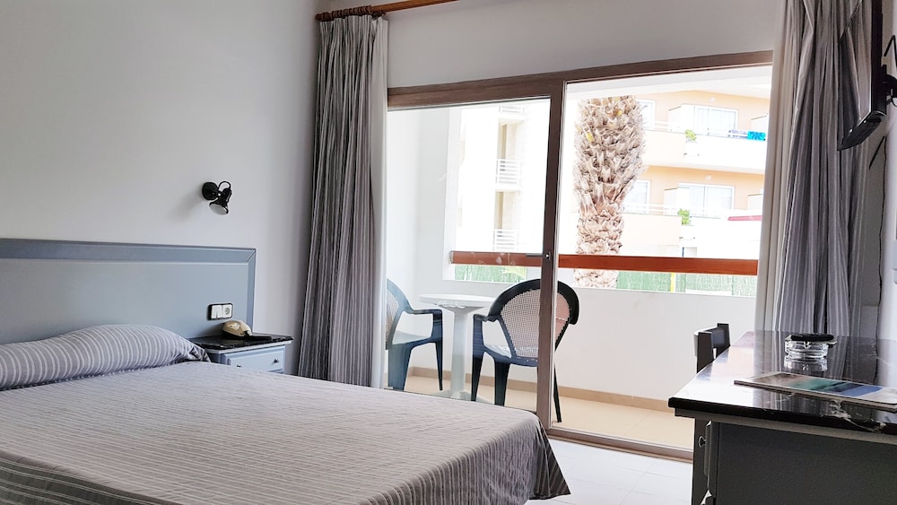 Habitación Económica, Balcón