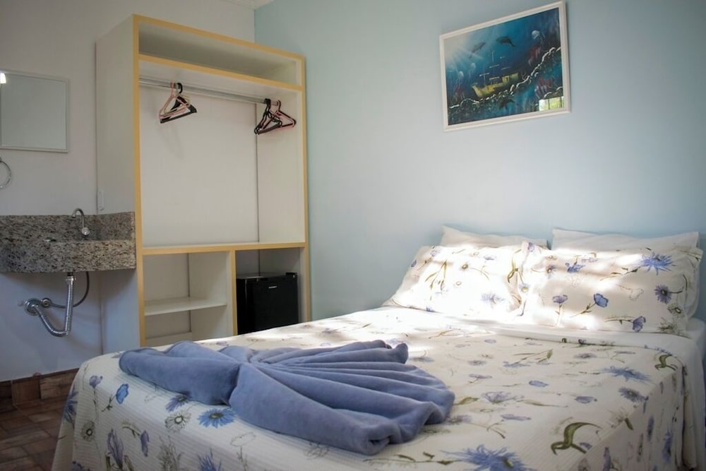 Basic Twin Room, 1 Double Bed, Garden View, Ground Floor photo 2