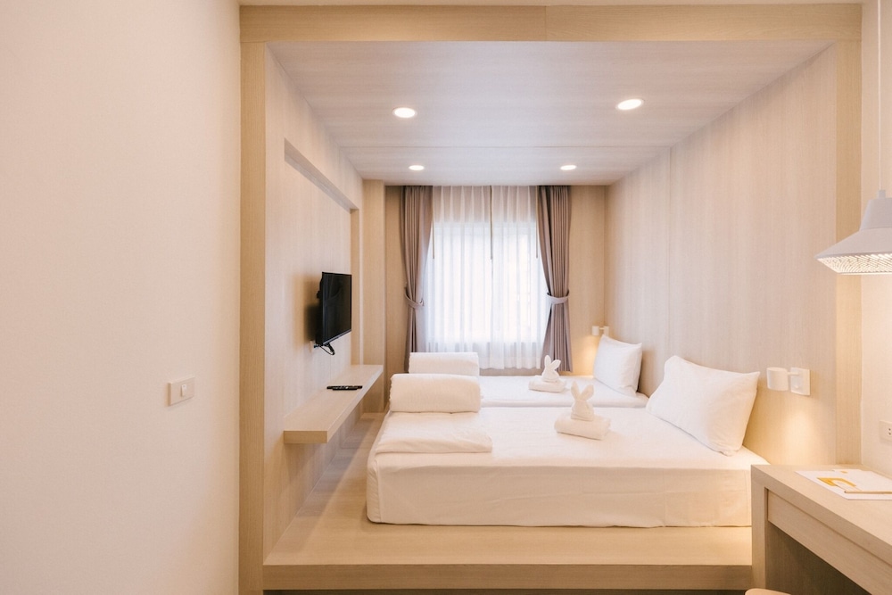 Deluxe Twin Room photo 2