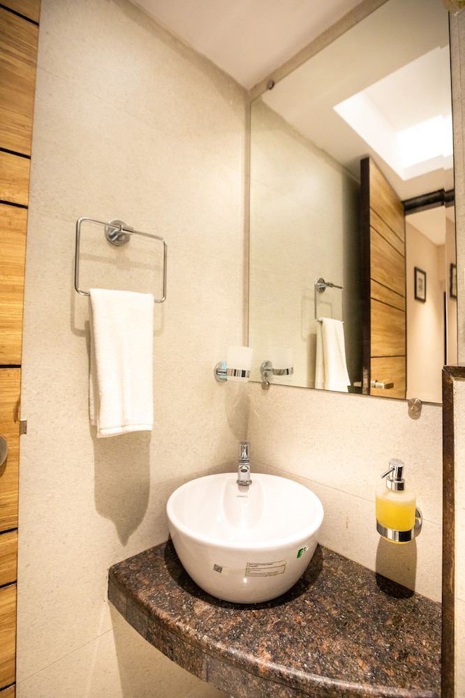 Premium Room - Photo 6