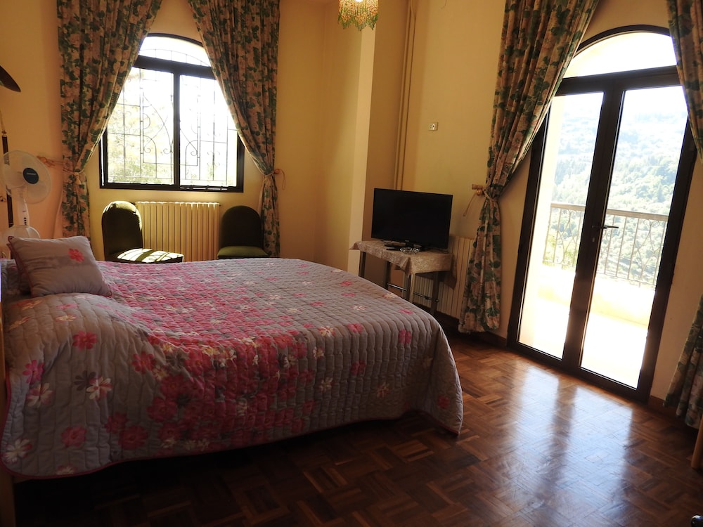 Standard Room photo 2