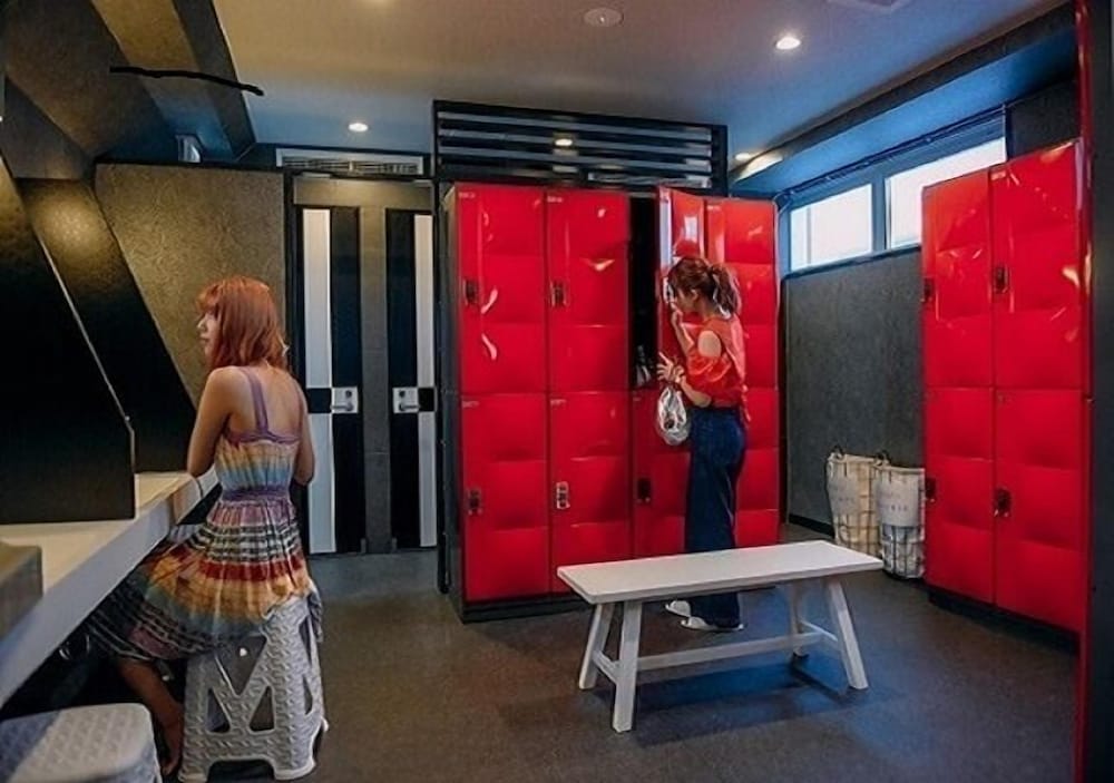 Standard Cabin Single, Women Only - AC/LCD TV Fully Equipped for both Men and Women