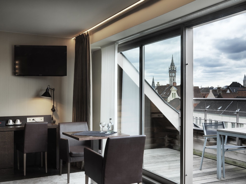 Exceptional Double with View - Photo 18