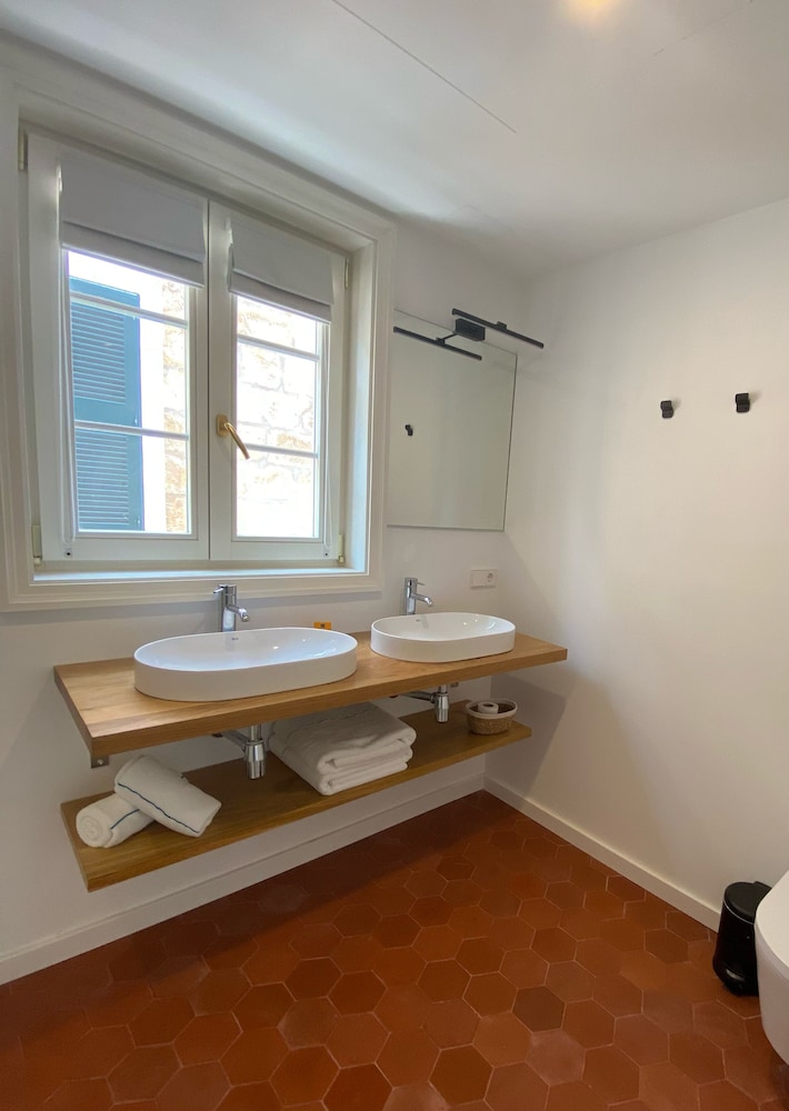 Gallery Room photo 2