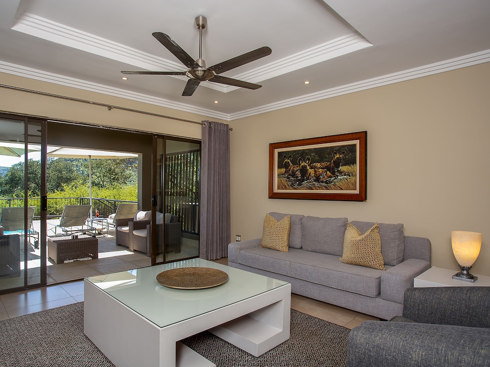 Villa photo 3