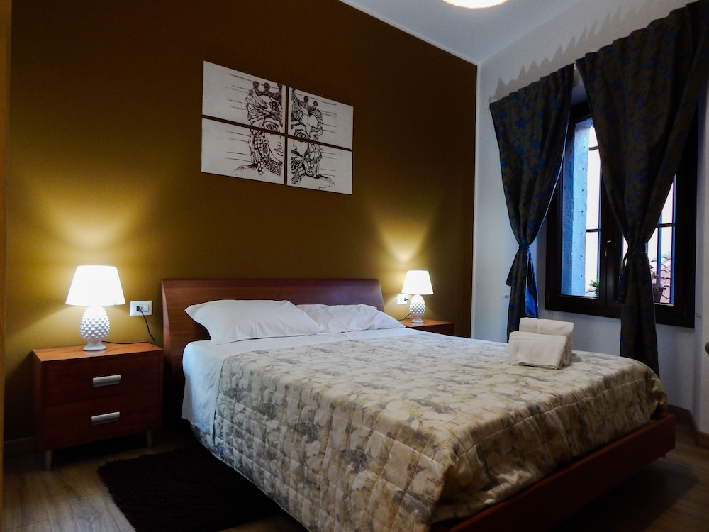 Double Room - Photo 6