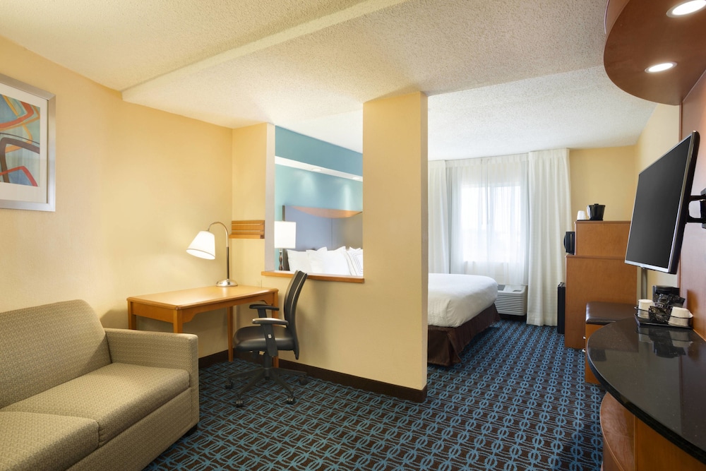 Executive Suite, 1 King Bed with Sofa bed - Photo 1