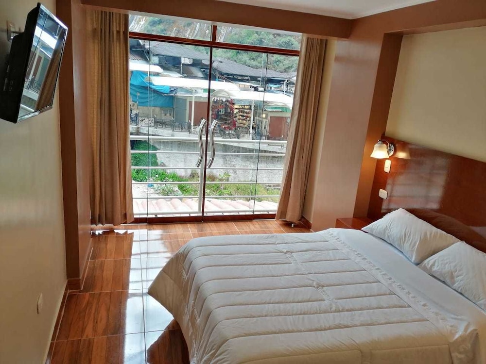 Standard Quadruple Room, 2 Double Beds, Ensuite