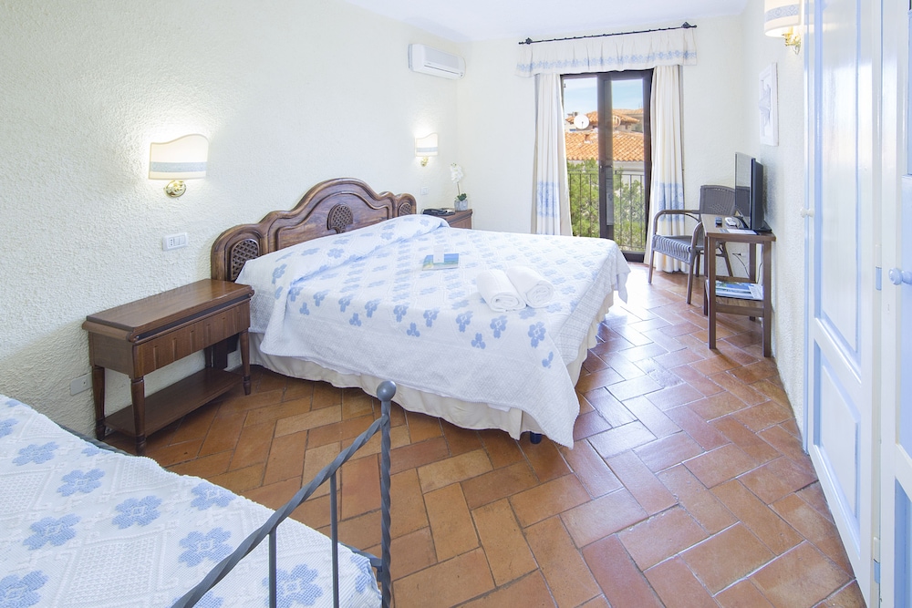 Standard Double Room - Photo 8