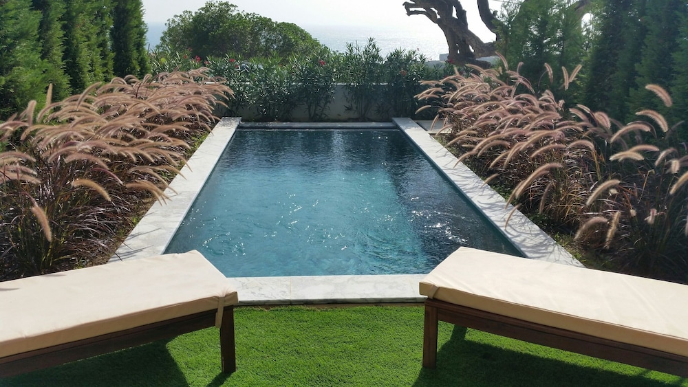 Ocean Villa with Private Pool thumbnail 5