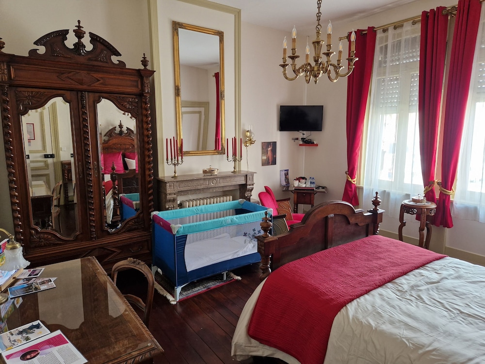 Classic Double Room, 1 Double Bed, Connecting Rooms, City View photo 3