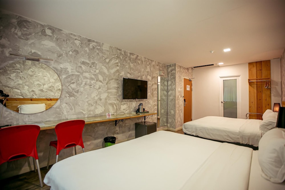 Family Quadruple Room photo 2