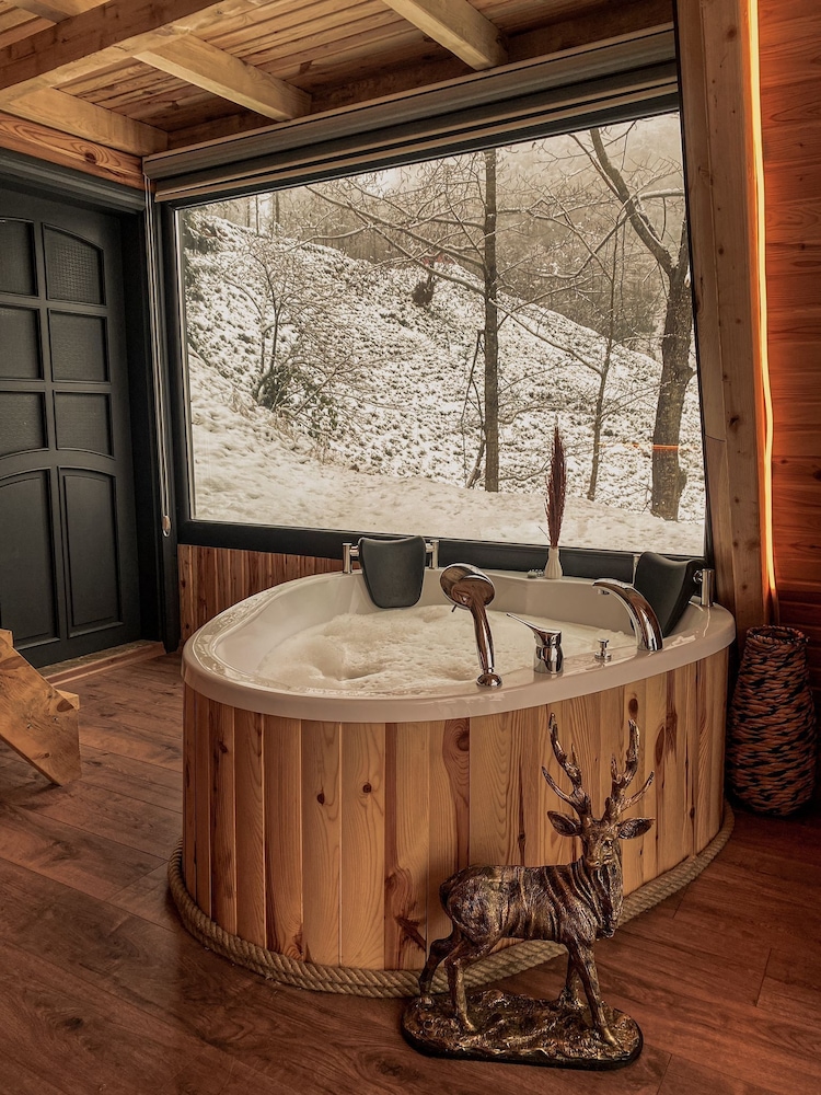 Luxury Triple Room, Non Smoking, Mountain View photo 3