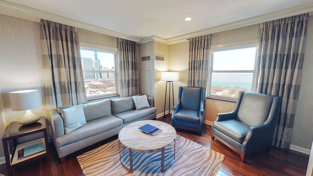 Suite, 1 King Bed