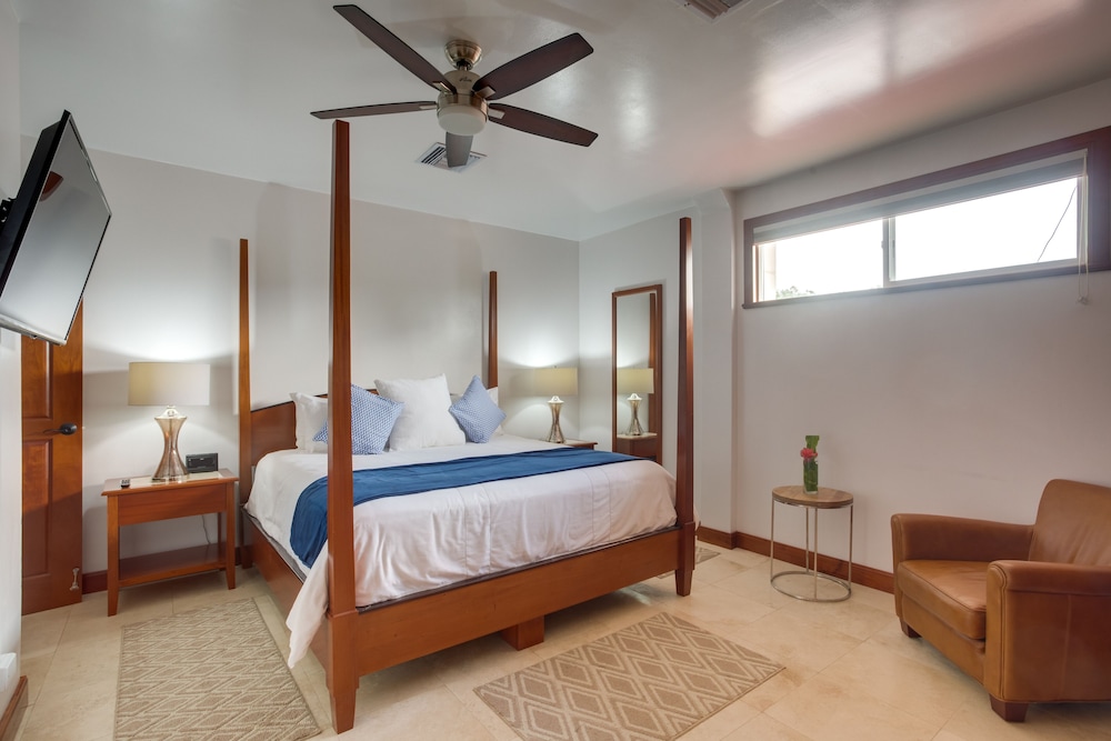 2 Bedroom Royal Suite photo 2