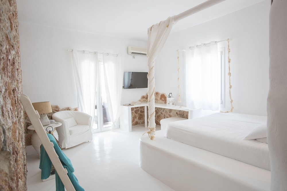 Premium Suite - Photo 1