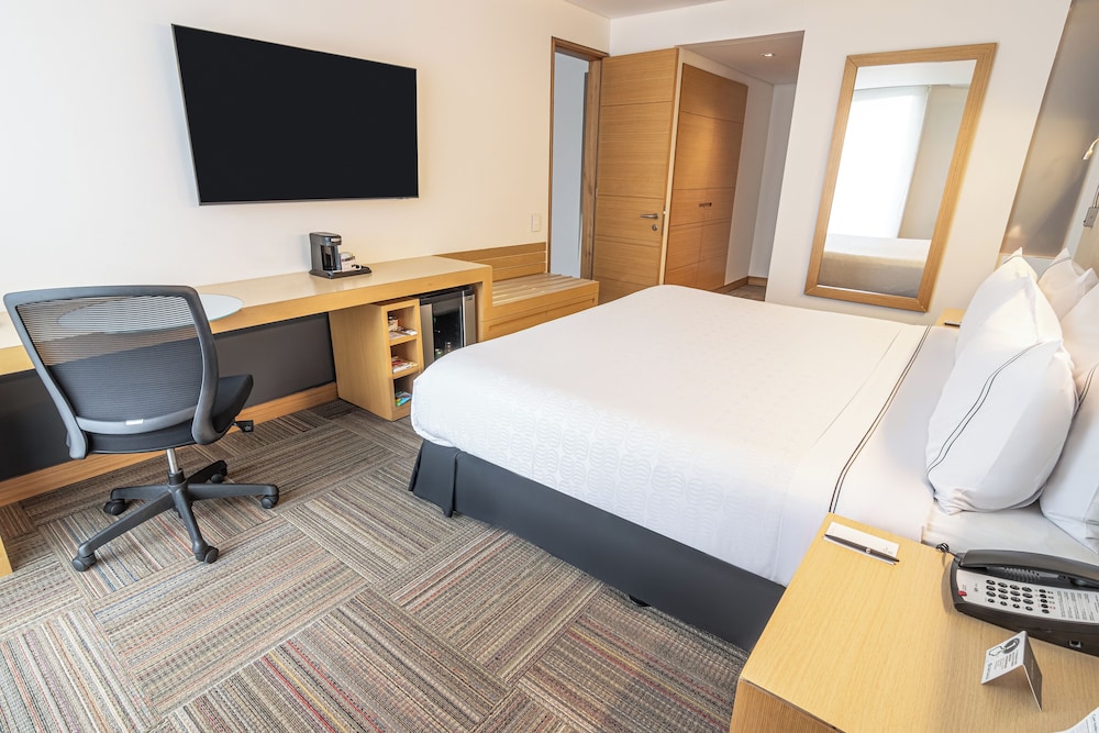 Junior Suite, 1 King Bed - Photo 6