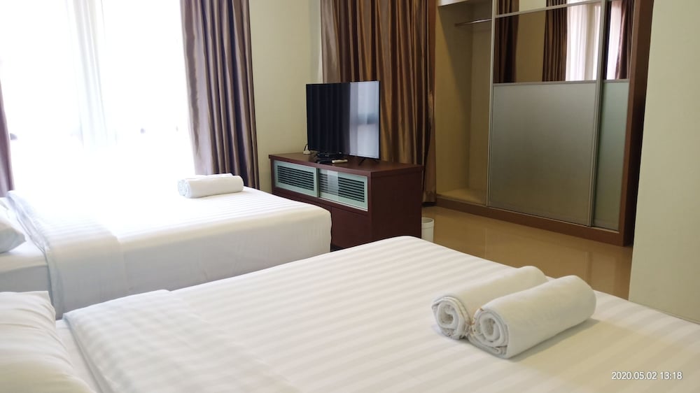 Executive Quadruple Room photo 2