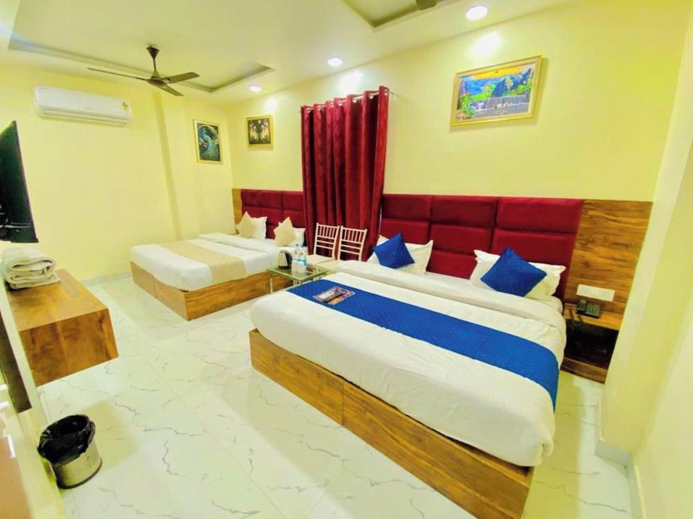 Deluxe Quadruple Room, City View
