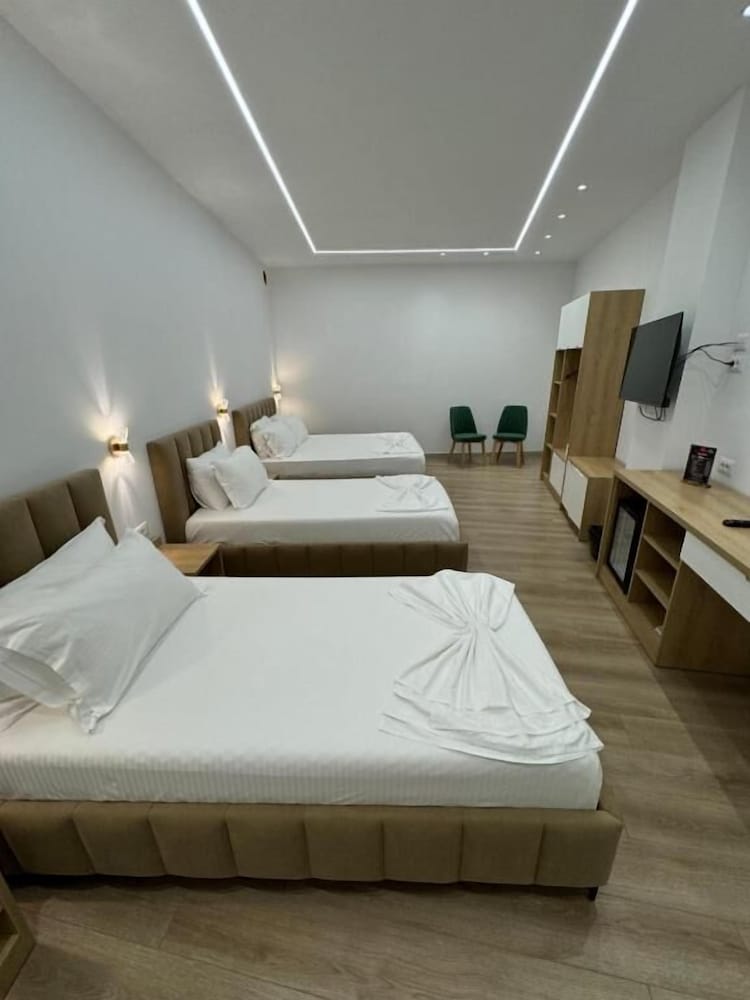 Family Quadruple Room photo 2