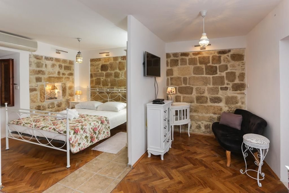 Apartment (Studio)