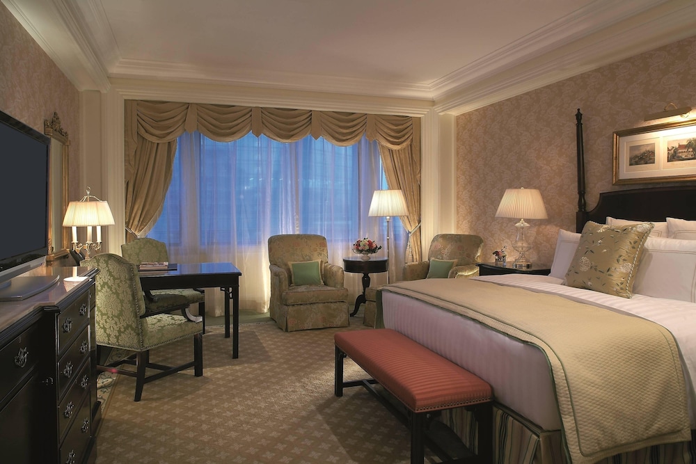 Club Room, 1 King Bed - Photo 1