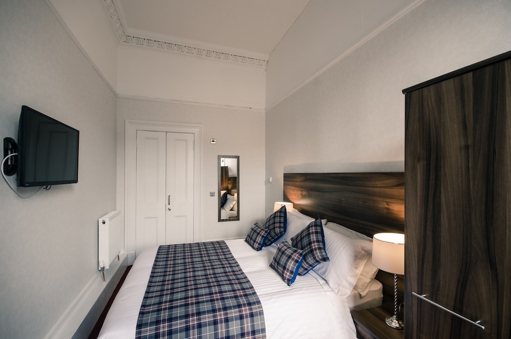 Standard Double Room - Photo 11
