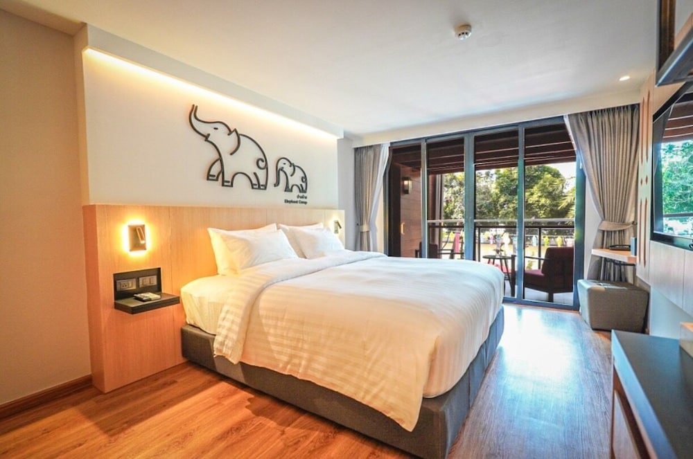 Junior Room, 1 King Bed, Balcony, River View