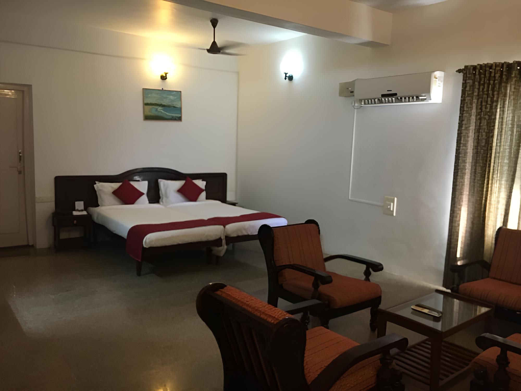Deluxe Double Room - Photo 12