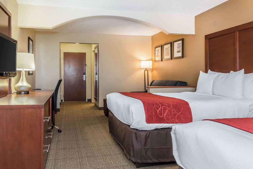 Suite, 2 Double Beds, Non Smoking - Photo 14