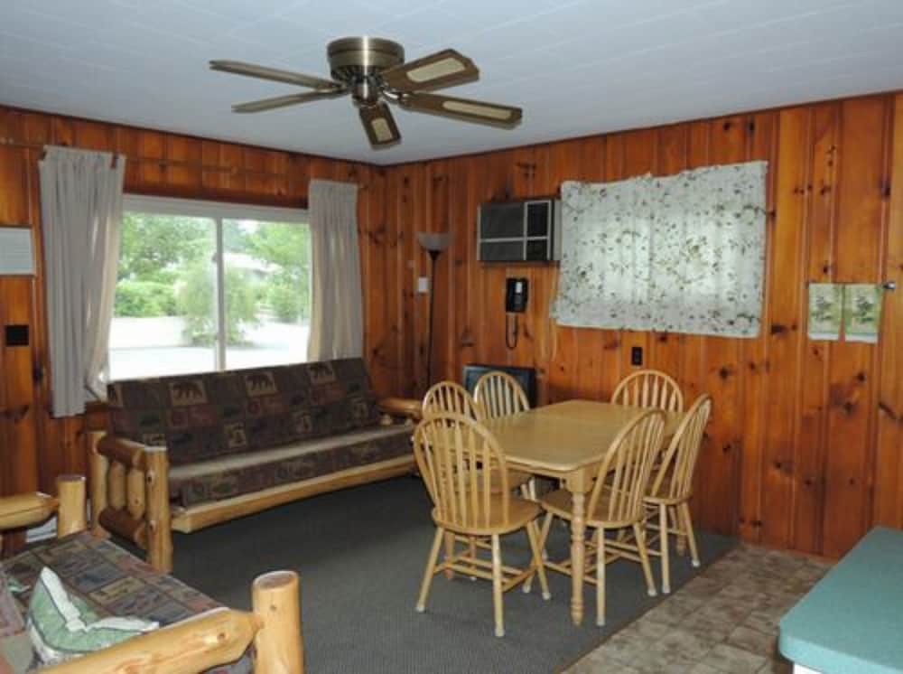 Standard Room, 3 Bedrooms, Non Smoking (Lakeside Three Bedroom Cottage) photo 2