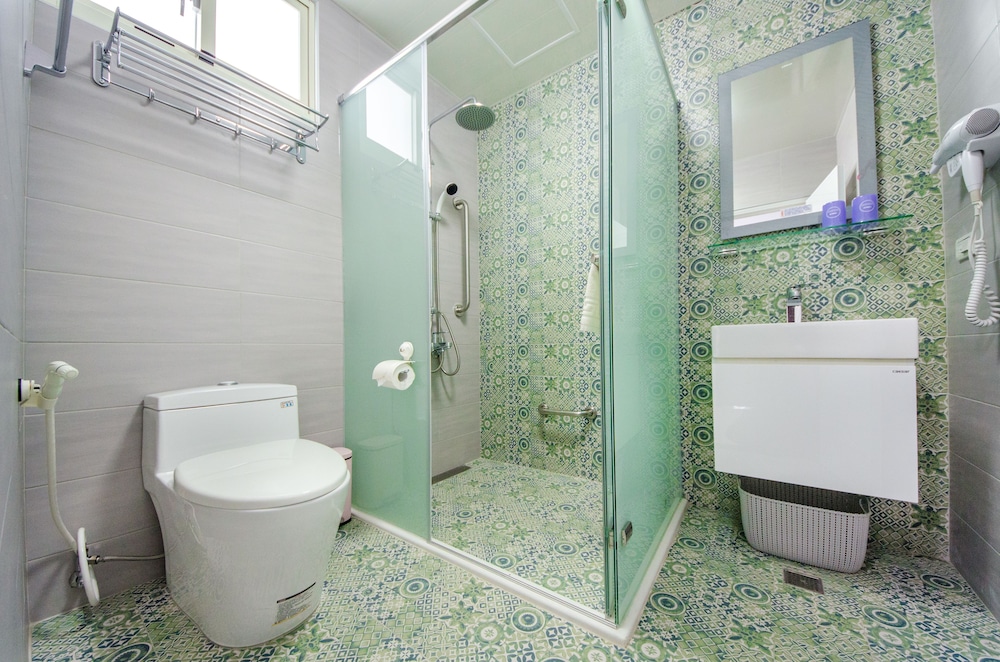 Standard Double Room - Photo 9