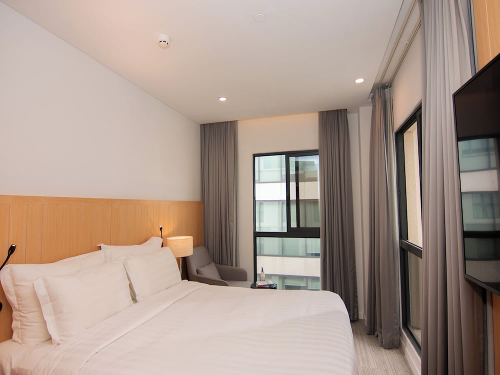 Deluxe Studio, City View