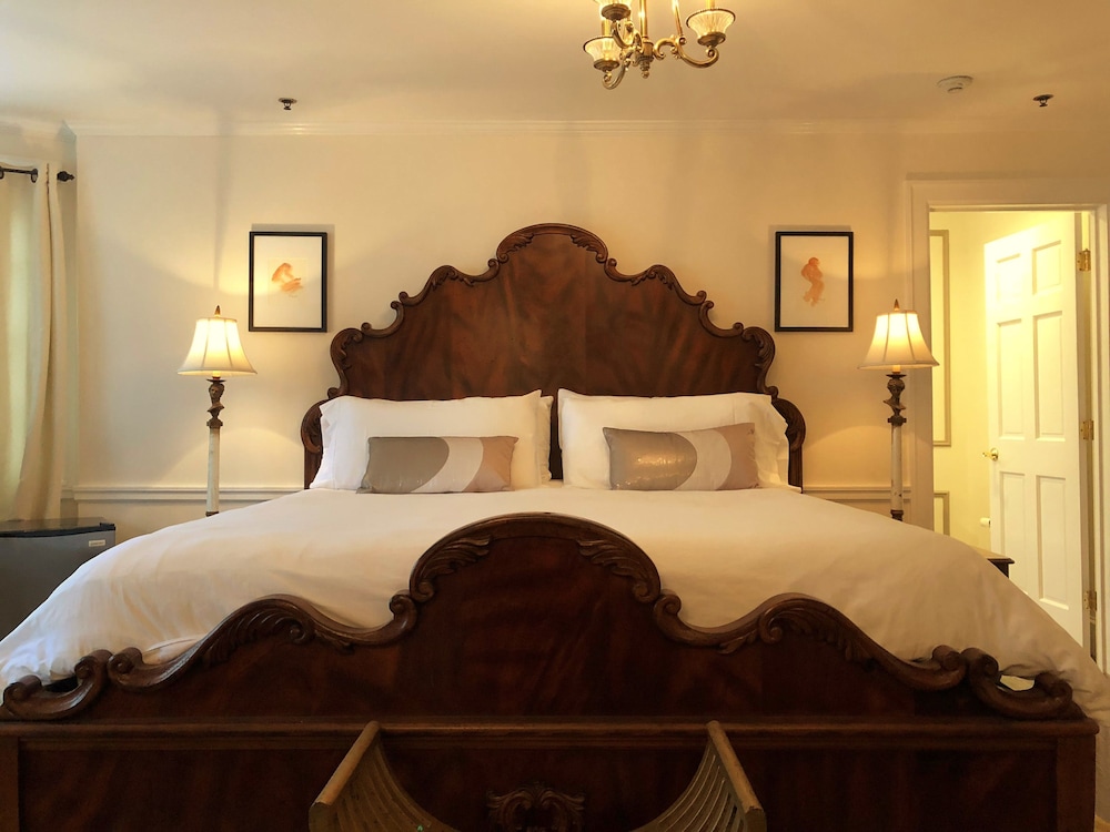 Standard Room, 1 King Bed photo 1