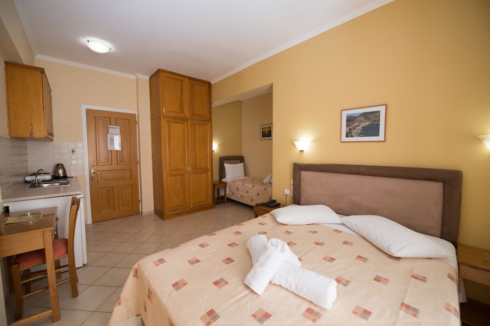 Standard Triple Room, Mountain View photo 3